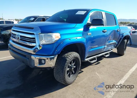 2017 Toyota Tundra Sr5 5.7L V8 z USA, uszkodzony, nr VIN 5TFDW5F17HX635393